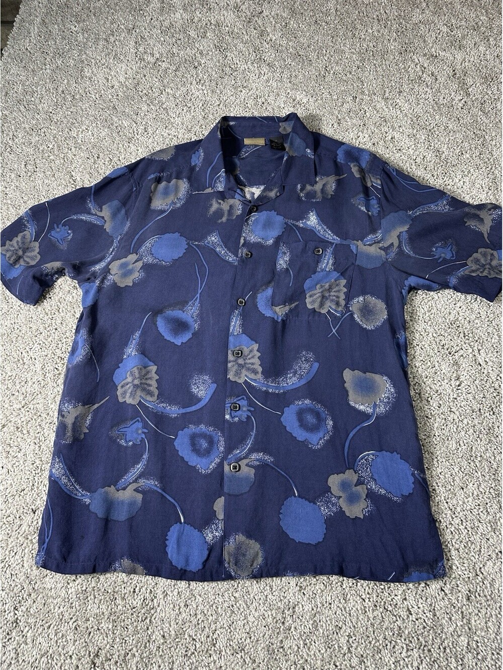 Axist Men’s 100% Silk Shirt Size Medium Short Sleeve Button Down Blue